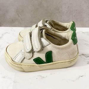 Veja Toddler Boy shoes US size 7 white with green